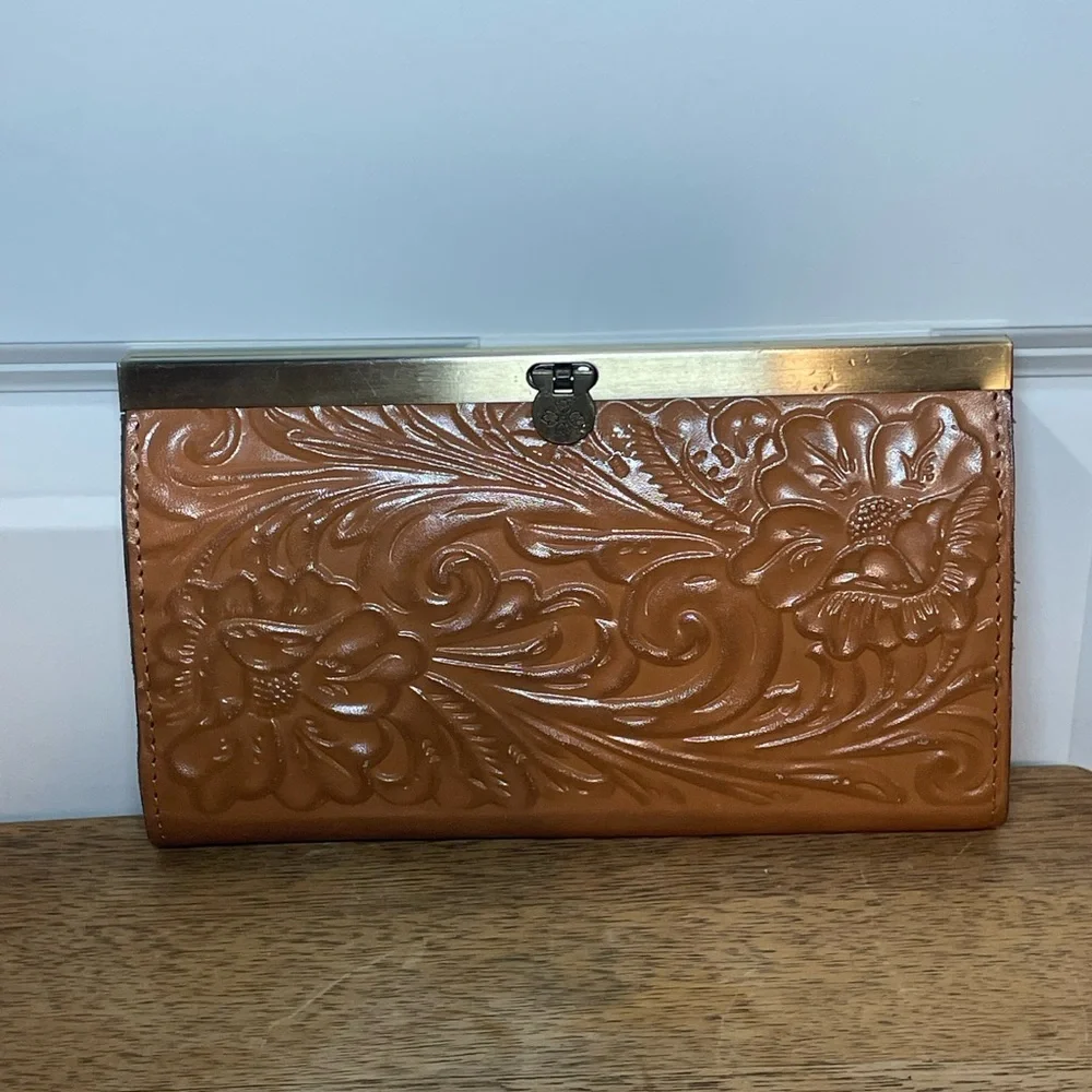 Patricia Nash Cauchy Tooled Leather Frame Wallet in Florence